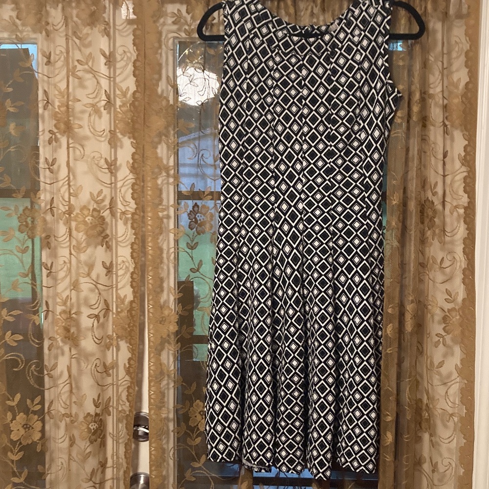 Haani Petite Dress Bundle - Picture 2 of 11